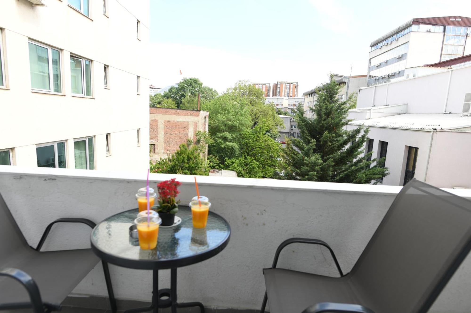 Cinema Vardar Apartment Скопие Екстериор снимка