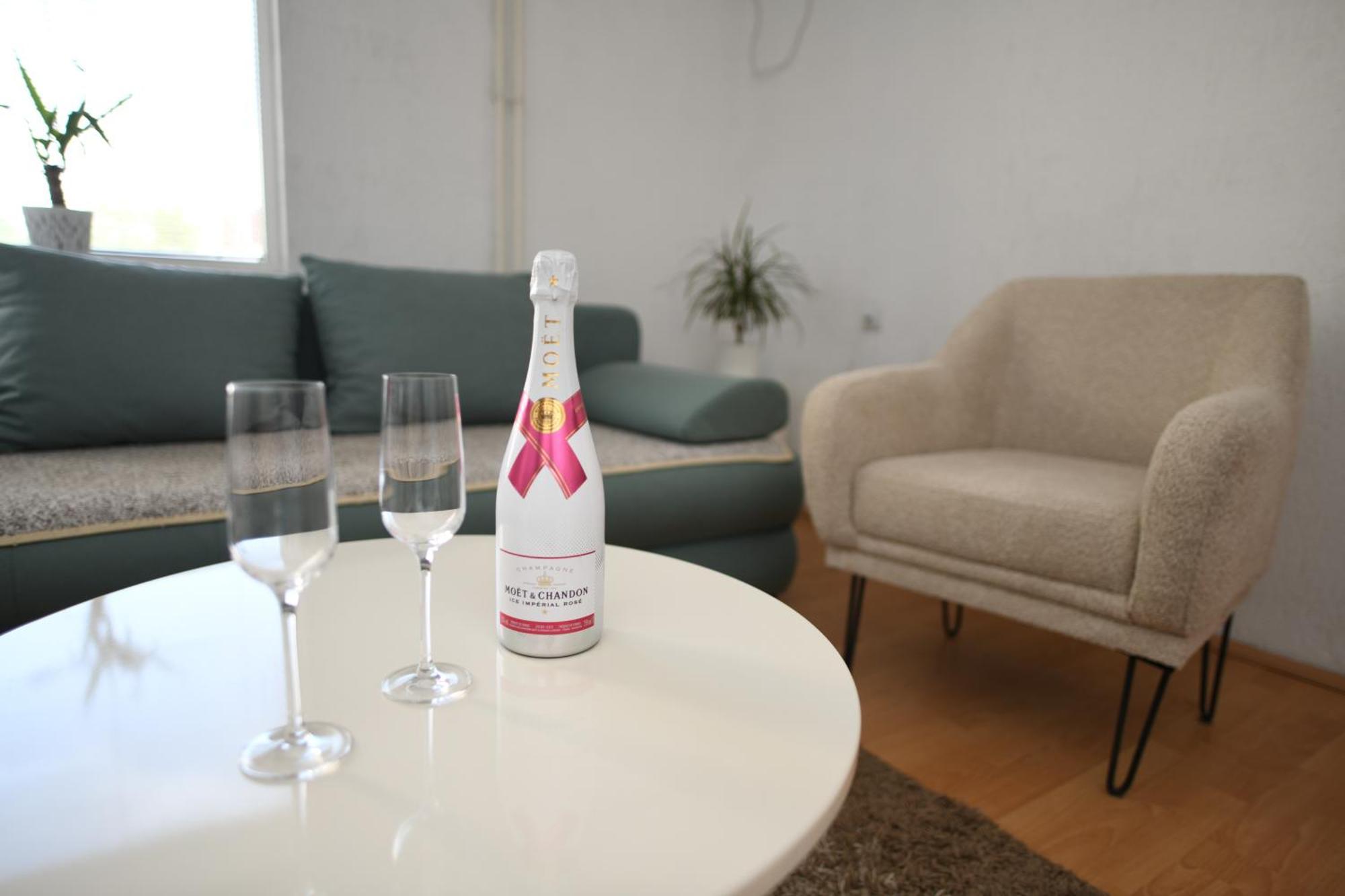 Cinema Vardar Apartment Скопие Екстериор снимка